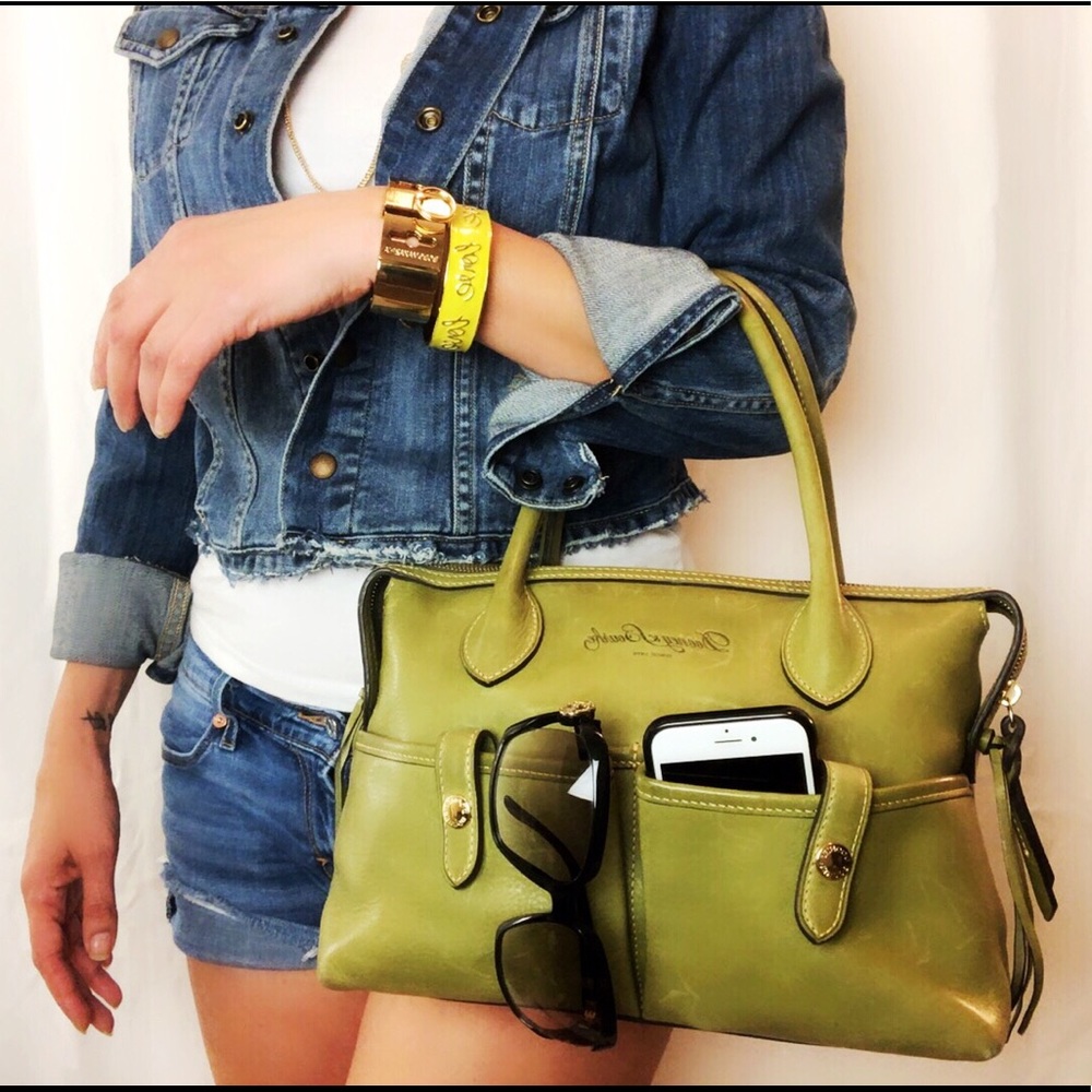 Timeless Dooney & Bourke Top Handle Shoulder Bag